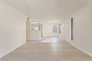 Photo #4: 2649630 Listing