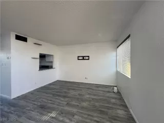 Photo #1: 2649631 Listing 