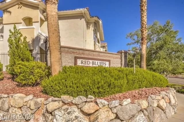 MLS: 2649655 Condo For Sale