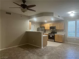 Photo #2: 2649655 Listing
