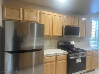 Photo #4: 2649655 Listing