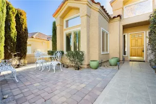 Photo #1: 2649693 Listing