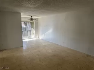 Photo #6: 2649717 Listing 