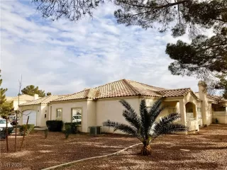 Photo #6: 2649723 Listing