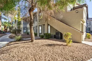 Photo #5: 2649728 Listing