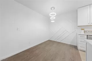 Photo #5: 2649751 Listing