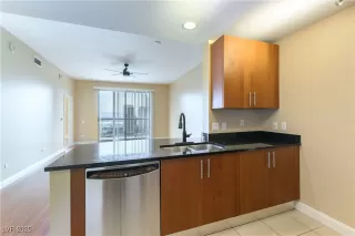 Photo #2: 2649795 Listing