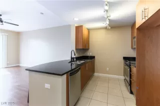 Photo #4: 2649795 Listing