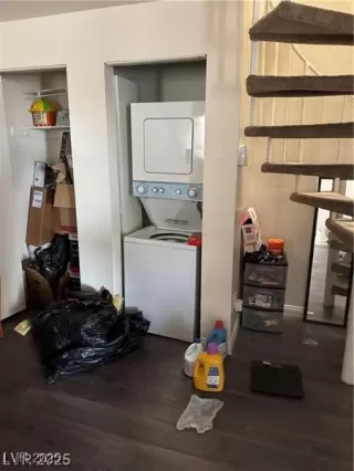 Photo #4: 2649800 Listing