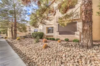 Photo #5: 2649807 Listing