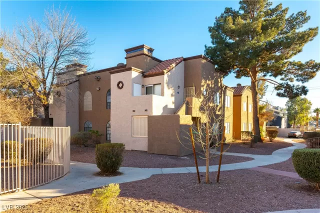 MLS: 2649811 Condo For Sale