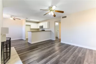 Photo #4: 2649811 Listing 