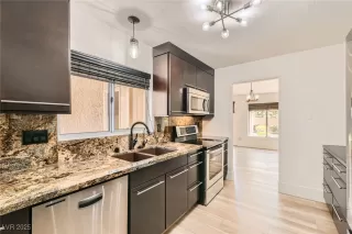 Photo #5: 2649813 Listing