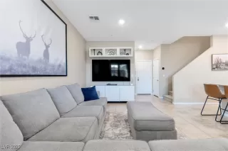 Photo #2: 2649815 Listing