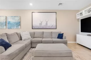 Photo #4: 2649815 Listing