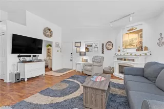 Photo #3: 2649844 Listing