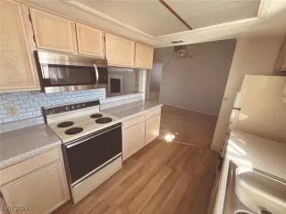 Photo #2: 2649863 Listing