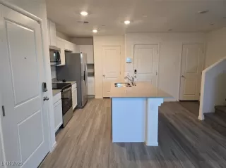 Photo #2: 2649871 Listing 