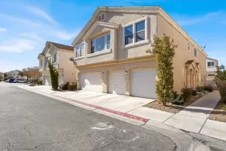 Photo #2: 2649938 Listing