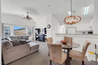 Photo #5: 2649938 Listing