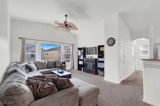 Photo #6: 2649938 Listing