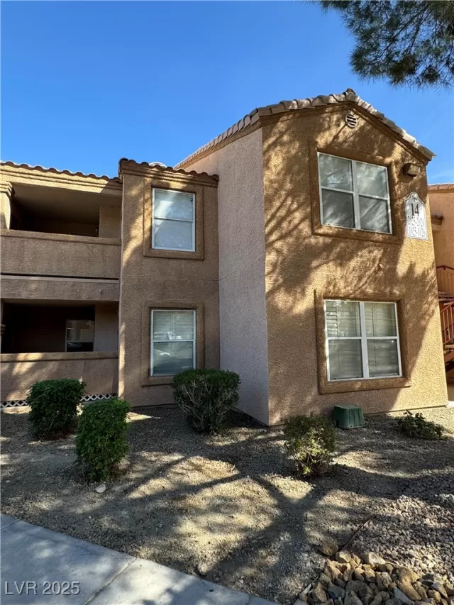 MLS: 2649950 Condo For Sale