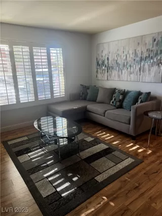 Photo #2: 2649950 Listing 