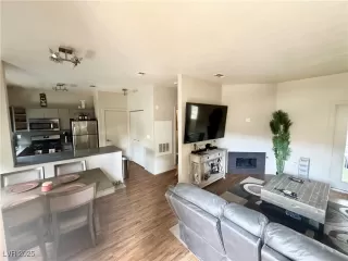 Photo #4: 2649981 Listing