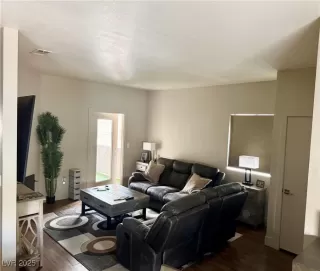 Photo #6: 2649981 Listing