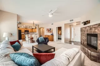 Photo #4: 2650007 Listing
