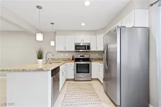 Photo #1: 2650009 Listing