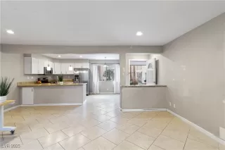 Photo #3: 2650009 Listing