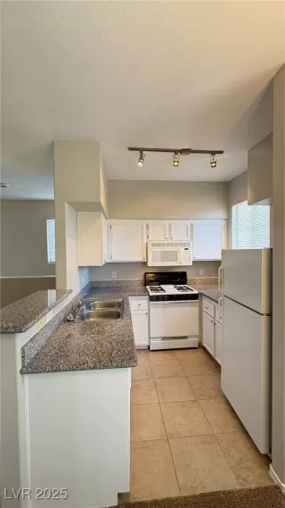 Photo #5: 2650026 Listing 