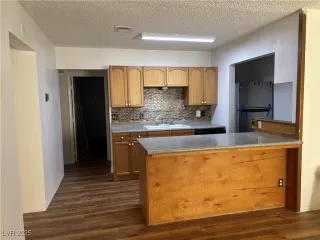 Photo #1: 2650029 Listing 