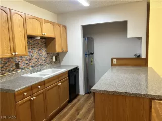 Photo #2: 2650029 Listing 