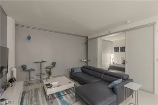 Photo #1: 2650038 Listing