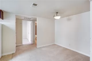 Photo #4: 2650057 Listing