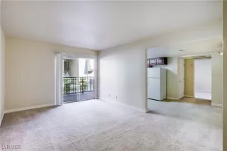 Photo #5: 2650057 Listing