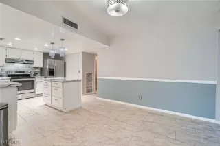 Photo #4: 2650058 Listing