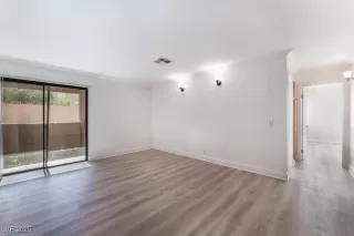 Photo #6: 2650064 Listing