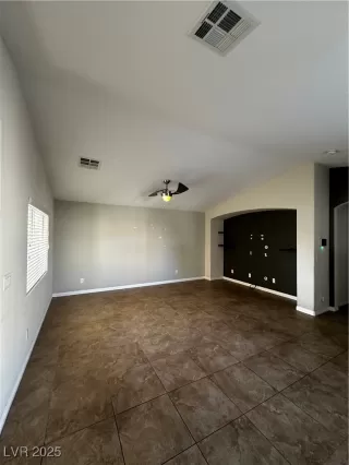 Photo #2: 2650073 Listing 