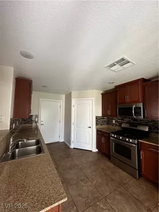 Photo #6: 2650073 Listing 