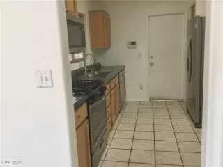 Photo #3: 2650083 Listing 