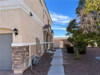 Photo #2: 2650086 Listing 