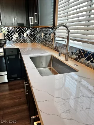 Photo #3: 2650090 Listing 