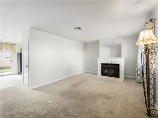 Photo #4: 2650093 Listing