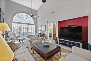 Photo #6: 2650119 Listing