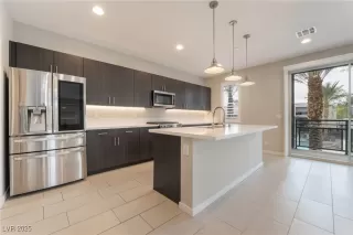 Photo #4: 2650131 Listing 