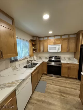 Photo #4: 2650132 Listing 