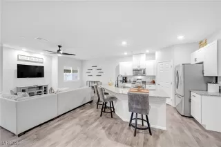 Photo #5: 2650147 Listing